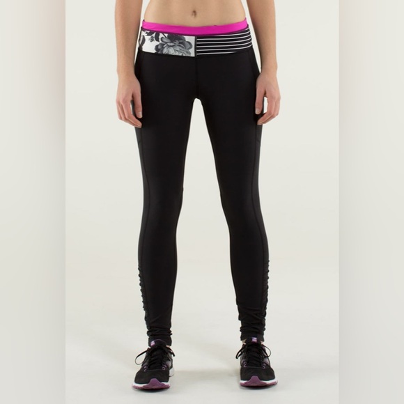 lululemon athletica Pants - LULULEMON Speed Tight *Brushed Interlock Black Quilt Reflect Ruched Leg pants 8✨